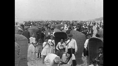 HVB FO 00009 Strandleven, Bergen aan Zee, augustus 1919