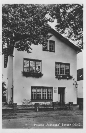 HVB FO 00081  Pension Francisca, Ruïnelaan 29, omstreeks 1955