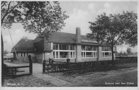 HVB FO 00197  School met den Bijbel, Dr. Van Peltlaan