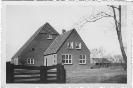 HVB FO 00325  Boerderij aan de Kerkedijk