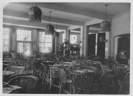 HVB FO 00381  Voorzaal van de Rustende Jager, 1922-23