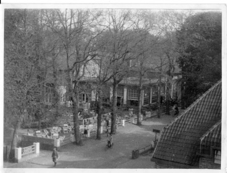 HVB FO 00394  De Rustende Jager gezien vanuit het Oranjehotel, omstreeks 1942