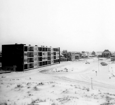 HVB FO 00503  Bergen aan Zee in de winter - Van der Wijckplein