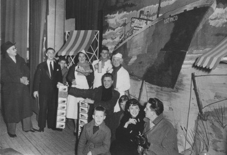 HVB FO 00563  Revue over de gestrande Katingo, 19 januari 1955