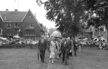 HVB FO 00708  Koningin Beatrix in Bergen