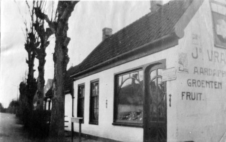 HVB FO 00714  Groentewinkel van Vrasdonk aan de Loudelsweg