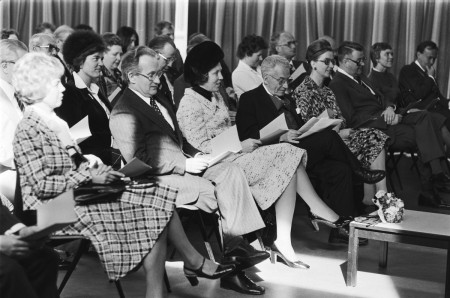 HVB FO 00845  Prinses Beatrix opent nieuw gebouw Europese School, 1978