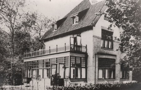 HVB FO 00870  Pension Rozenoord, Guurtjeslaan 3