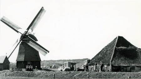 HVB FO 00885  Philisteinse molen met de oude stal