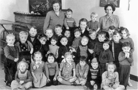 HVB FO 00905  Kleuterklas in huis Klein Marconi