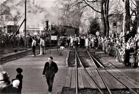 HVB FO 00921  Sinterklaas komt aan met Bello, 1 december 1951