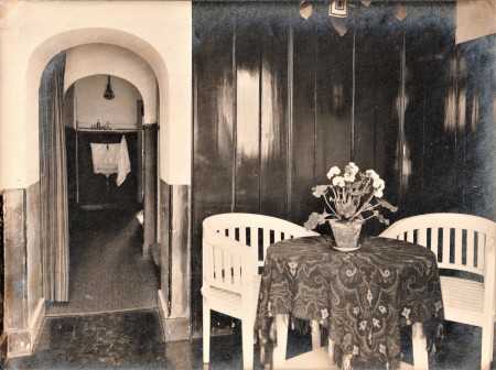 HVB FO 00925  Wachtruimte in het Dokter Dekkerhuis
