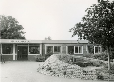 HVB FO 01004  Entree verpleeghuis Oudtburgh
