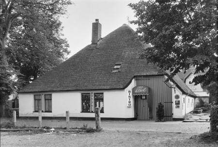 HVB FO 01020  Bistro Chez Albert, Karel de Grotelaan 6