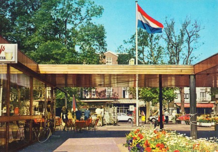 HVB FO 01026  Plein met City Hotel