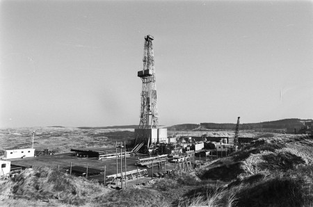 HVB FO 01052  Boortoren Amoco bij Bergen aan Zee