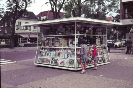 HVB FO 01083  Tijdschriftenkiosk op het Plein