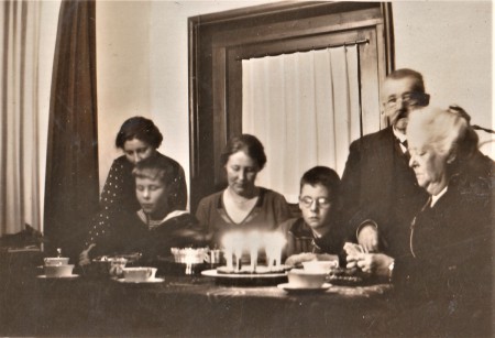 HVB FO 01180  Guurtjeslaan 24, familie Dekker
