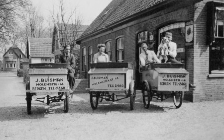 HVB FO 01238  Personeel van bakkerij Buisman