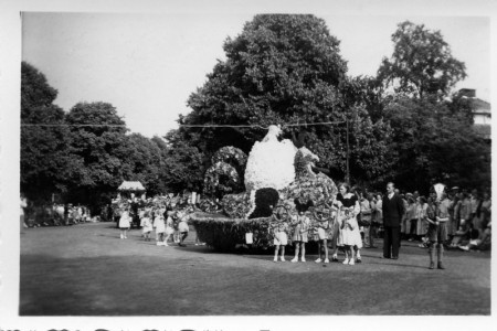 HVB FO 00147  Bloemencorso